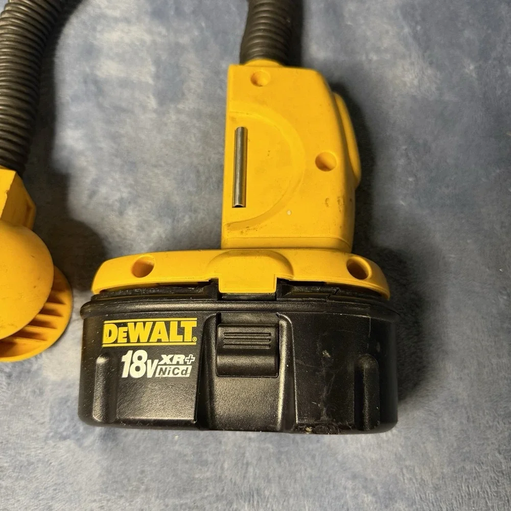 DEWALT DW919 18V Adjustable Neck Flash Light‎ With Battery 18v Xr 	+nicd